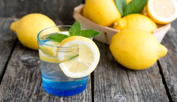 Limonlu su içməyin faydaları